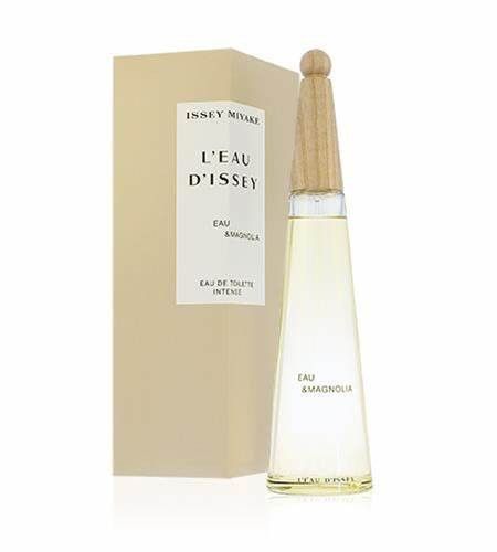 Parfümflakon mit Verpackung. Flakon und Karton. Aufschrift: Issey Miyake, L'Eau d'Issey, Eau de Toilette Intense.