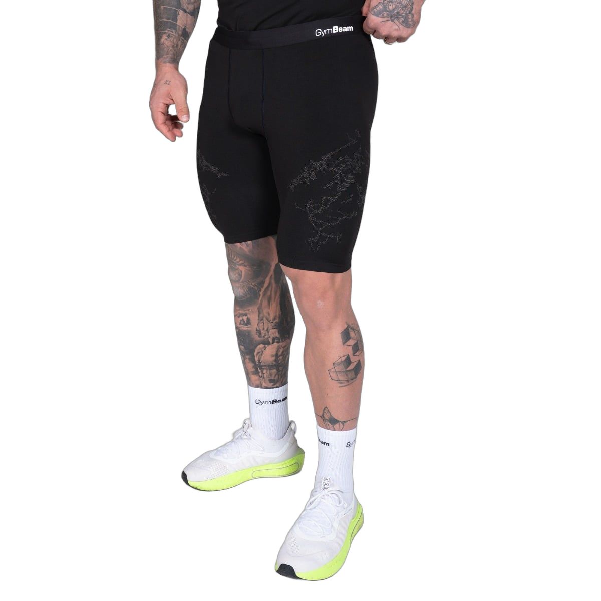 Schwarze Herren-Shorts mit nahtlosem Design, von vorne gezeigt. Elastischer Bund.