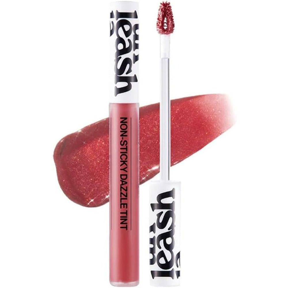UNLEASHIA Non-Sticky Dazzle Tint-Tube mit Applikator. Roter Farbton aufgetragen. Aufdruck: Non-Sticky Dazzle Tint.