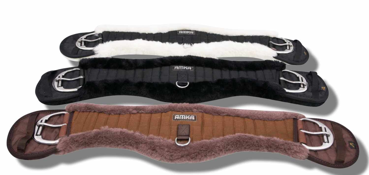Drei AMKA Western Sattelgurte. Schwarz, braun und weiß mit Fell. Metallverschlüsse und D-Ring.