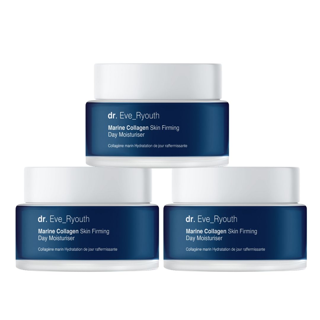 Drei Tiegel Dr. Eve_Ryouth Marine Collagen Skin Firming Day Moisturiser. Blaue Behälter mit weißem Deckel. Produktbeschriftung sichtbar.