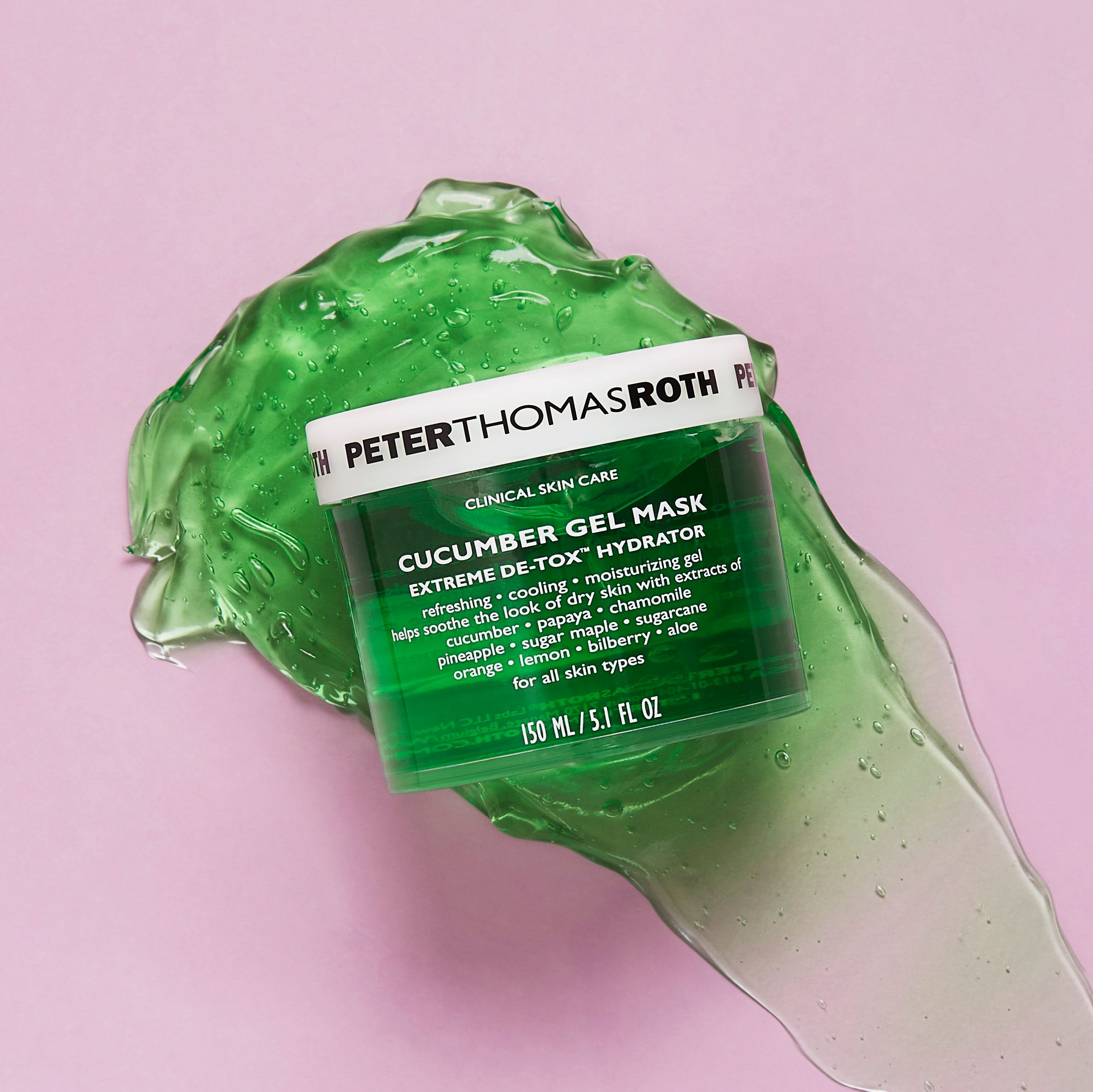 Grünes Gel und ein Glasbehälter. Aufschrift: Peter Thomas Roth, Cucumber Gel Mask. Text: Extreme De-Tox Hydrator.